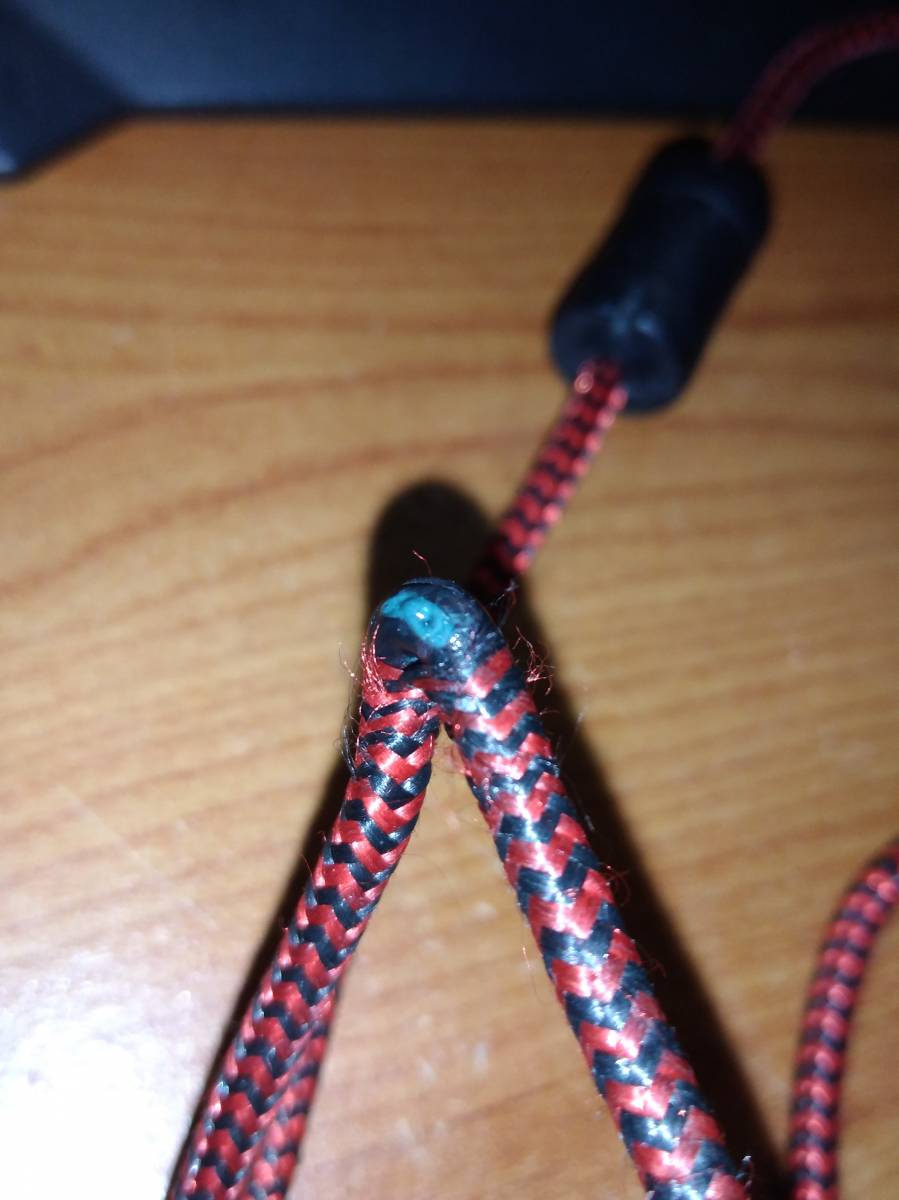 Jak narovnat kabel od sluchátek?